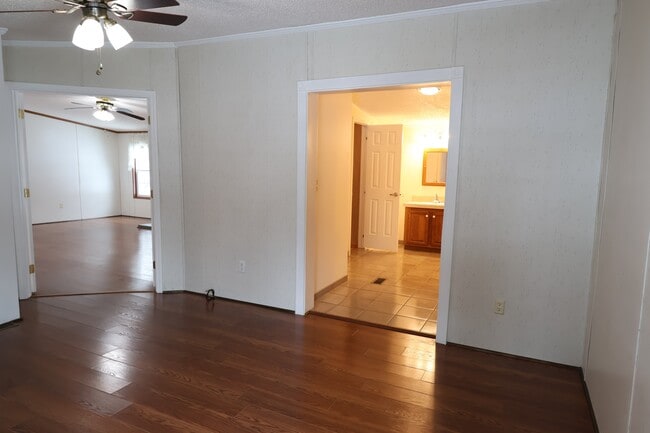 Building Photo - 922 Moss Oak Ct