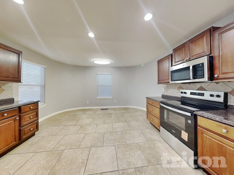 Building Photo - 9800 Denali Rd NE