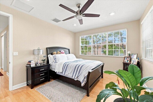 Building Photo - 701 SW 147th Ave