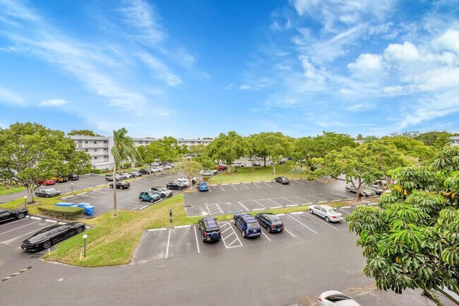 Building Photo - 118 Royal Pk Dr