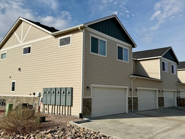 Building Photo - 1353 Reynolds St