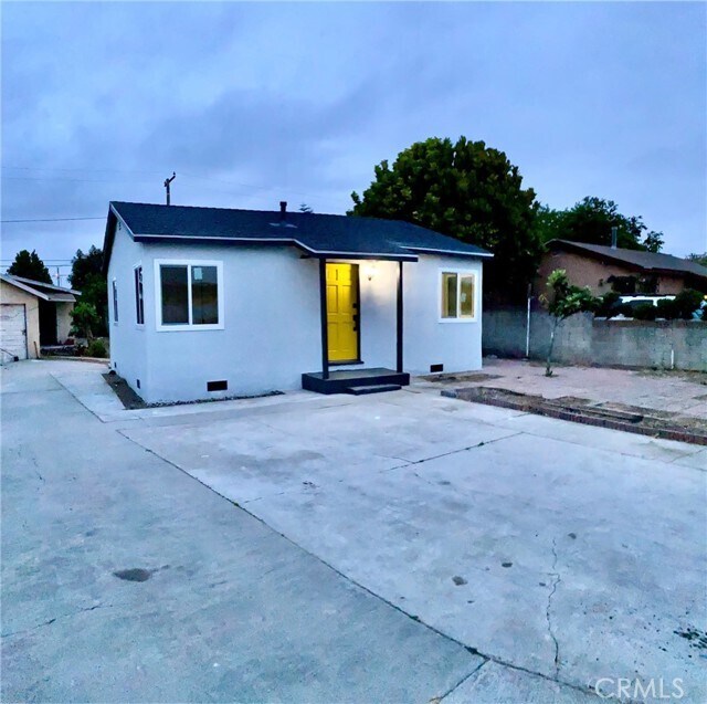 Primary Photo - 4842 E McMillan St