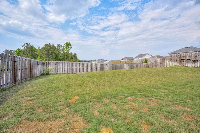 Building Photo - 858 Goodale Dr