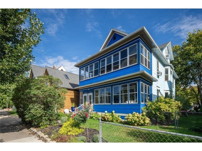 Building Photo - 2707 Garfield Ave