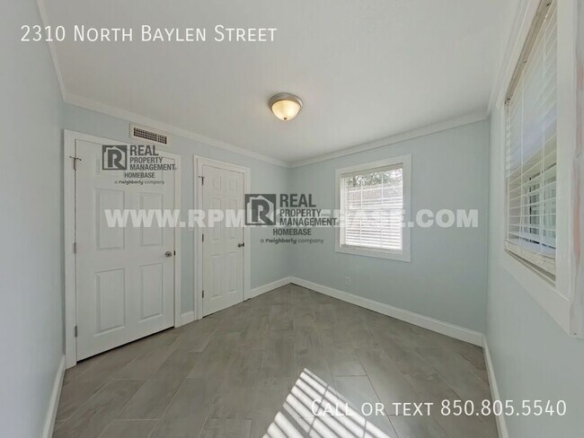 Building Photo - 2310 N Baylen St