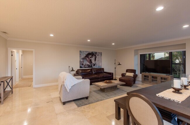 Building Photo - 13400 Polo Rd W