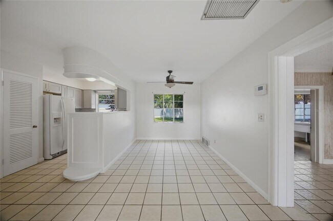 Building Photo - 808 N Mac Dill Ave