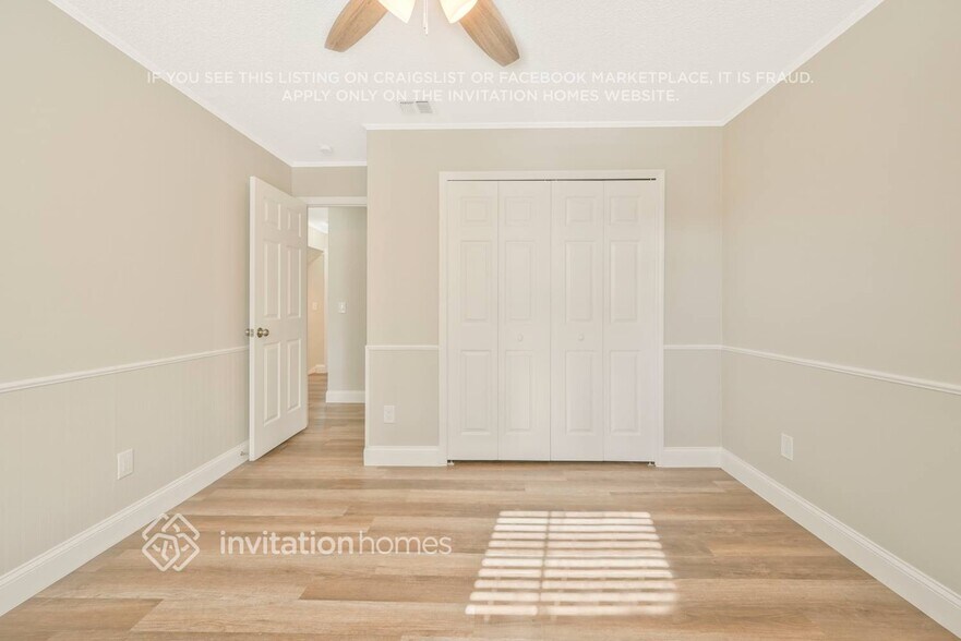 Building Photo - 921 Oak Forest Dr