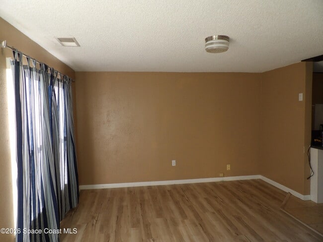 Building Photo - 6318 Hudson Rd