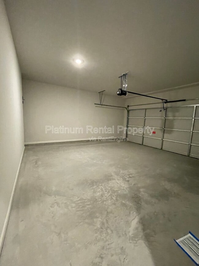 Building Photo - 56 Rustin Rdg