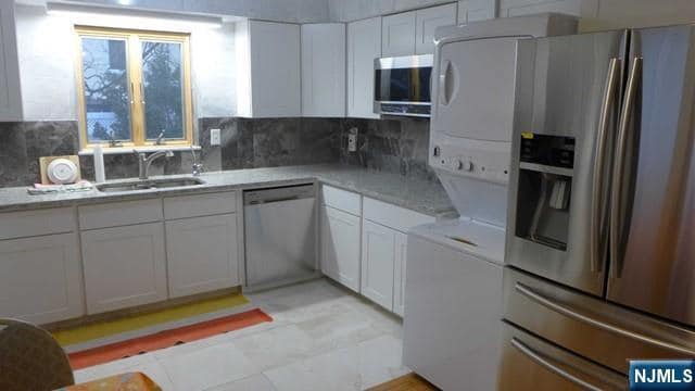 Building Photo - 469 Westview Ave