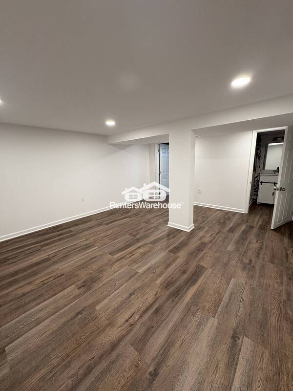 Building Photo - 543 Bayside Dr