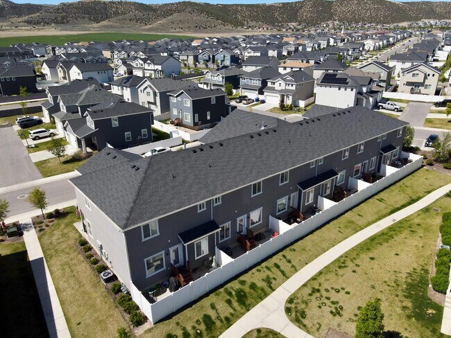 Building Photo - 4863 E Hidden Steppe Bnd