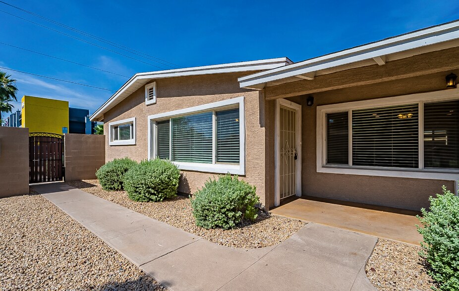 Building Photo - 818 W Osborn Rd