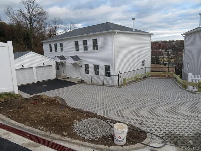 Building Photo - 62 Gibson Pl