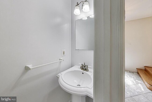 Building Photo - 10323 Snowpine Way