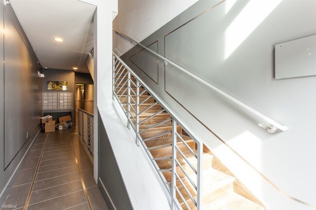 Building Photo - 2 br, 2 bath  - 1533-39 PARRISH ST Unit 1C