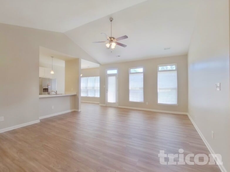 Building Photo - 3004 Dairy Farm Dr