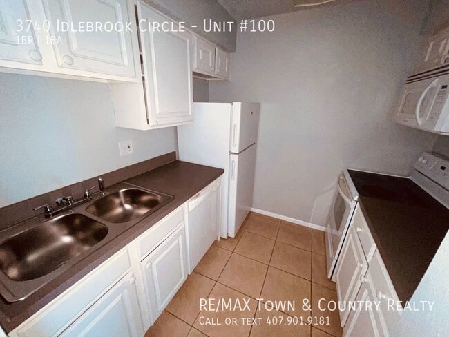 Building Photo - 3740 Idlebrook Cir