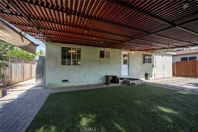 Building Photo - 13616 Hermes St