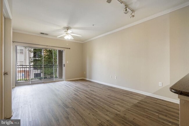 Building Photo - 12949 Centre Park Cir
