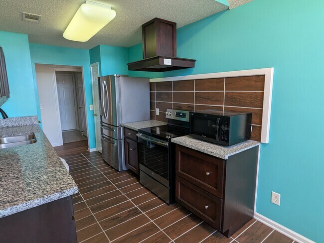 Building Photo - 110 Nandina Wy