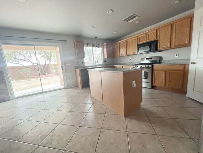 Building Photo - Southwest Rustic Charmet