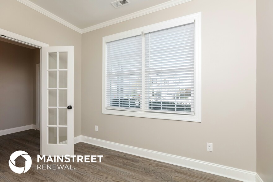 Building Photo - 401 Cottesbrook Dr