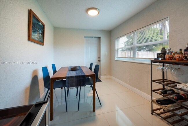 Building Photo - 5224 NE 1st Ave.