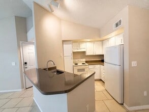 Building Photo - Venetian Place 4512-1735 - Venetian Place 4512-1735