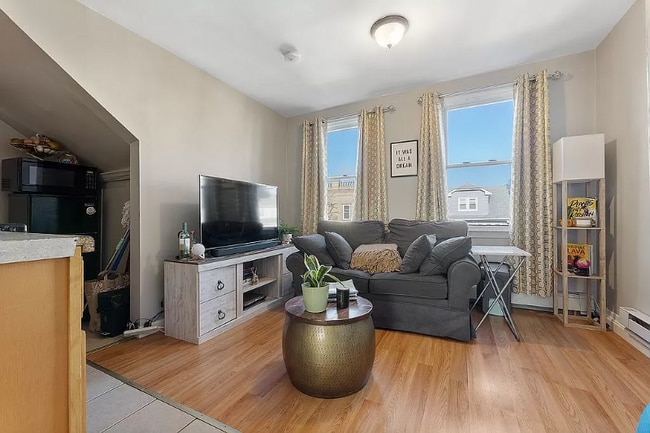 Building Photo - 196 Shephard Ave