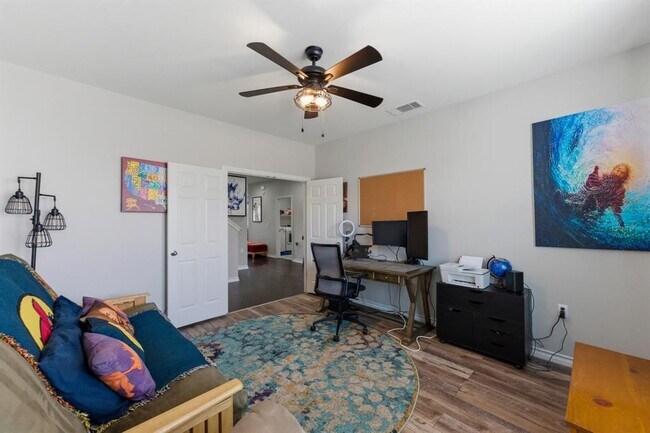 Building Photo - 2009 Los Olivios Wy