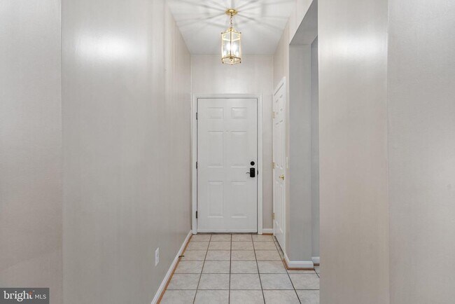 Primary Photo - 1024 Leeward Way
