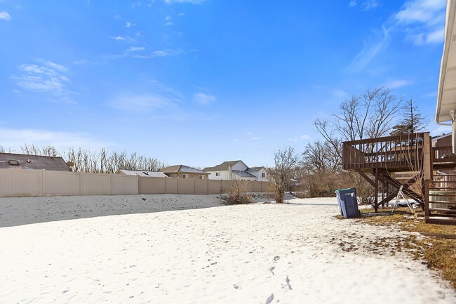 Building Photo - 5747 Allemong Dr