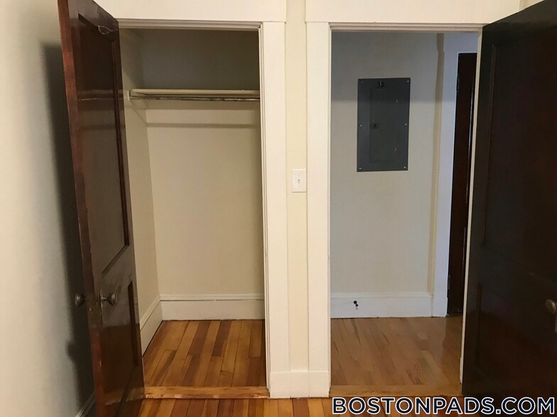 Building Photo - 163 Summer St