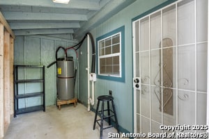 Building Photo - 2209 N Flores St