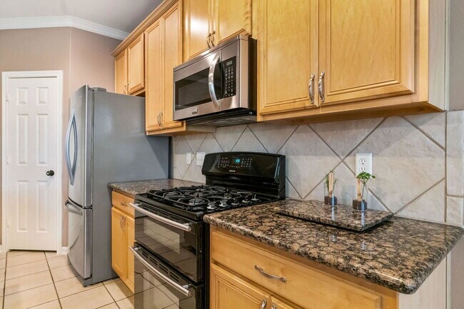 Building Photo - 7 Bellisima Ct