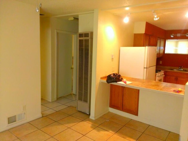 Building Photo - 240 Louisiana Blvd NE - Unit H