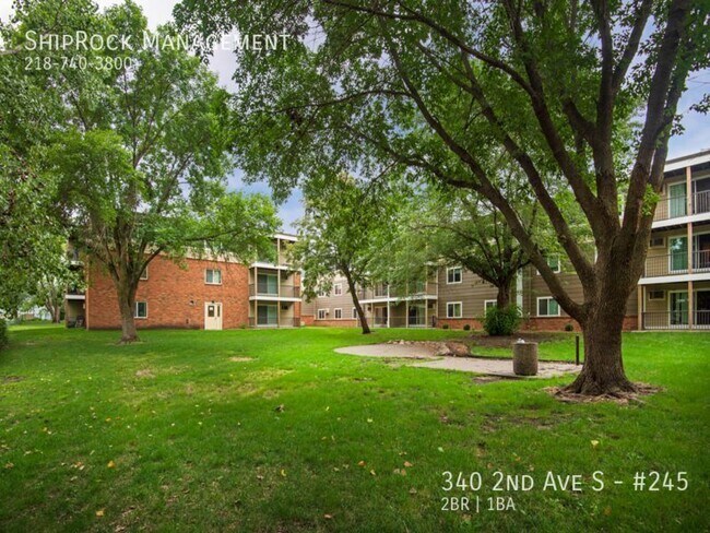 Building Photo - 340 2nd Ave S