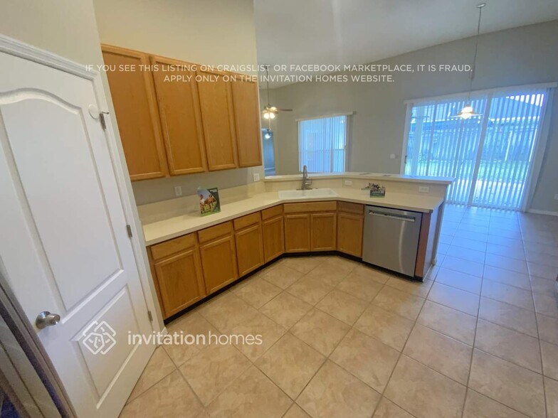 Building Photo - 6774 Cabello Dr