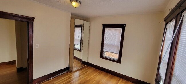 Building Photo - 4765 Washington St