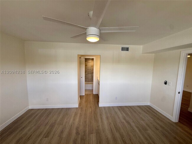 Building Photo - 108 Waterway Dr S