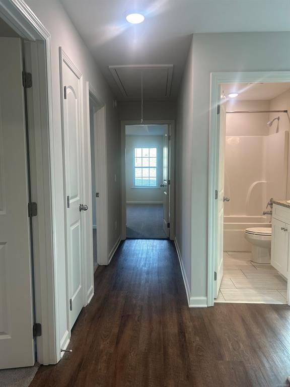 Building Photo - 745 Park Ln