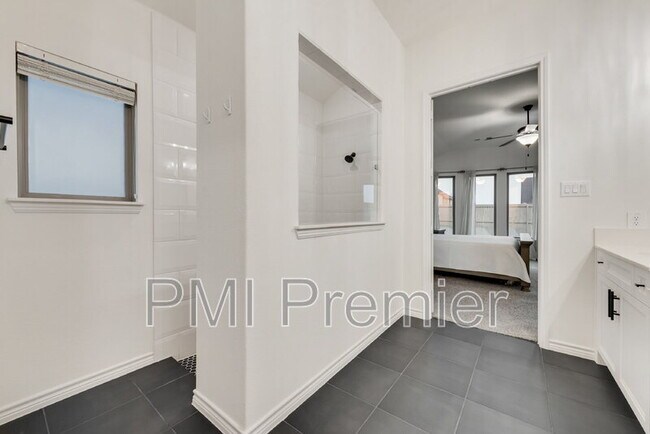 Building Photo - 2901 Little Wonder Ln