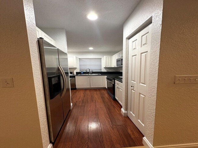 Building Photo - 2000 NW 99th Way