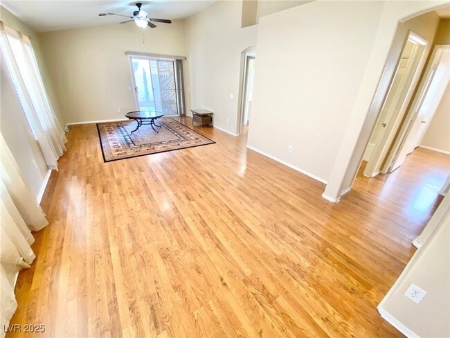 Building Photo - 3372 Wayward Ct