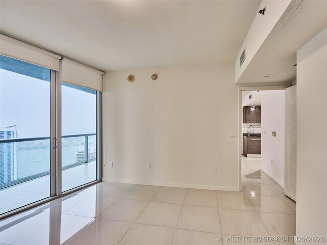 Building Photo - 495 Brickell Ave