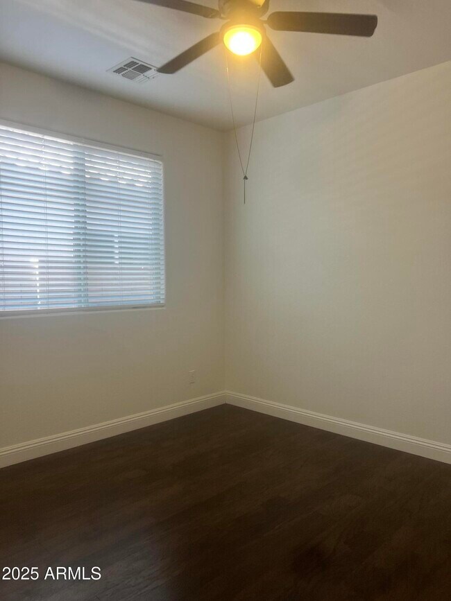 Building Photo - 36018 N Richardson Dr