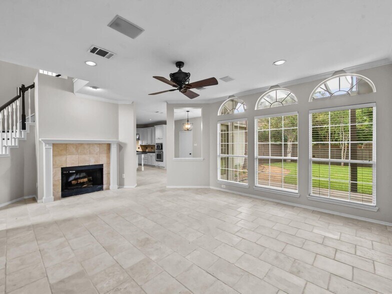 Building Photo - 2421 Kittyhawk Dr