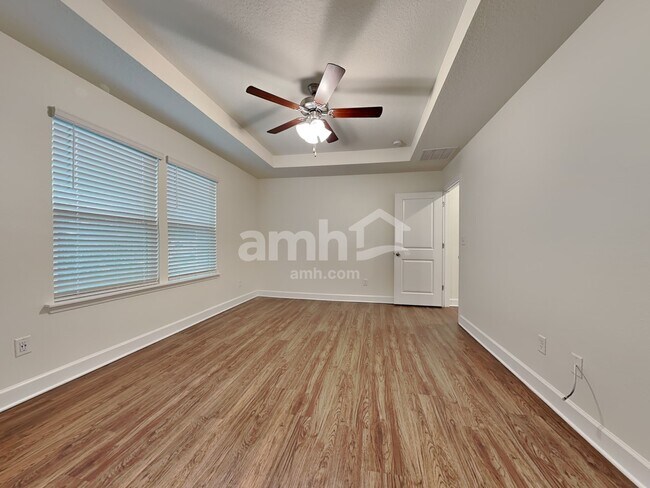 Building Photo - 10327 Watercrest Ct